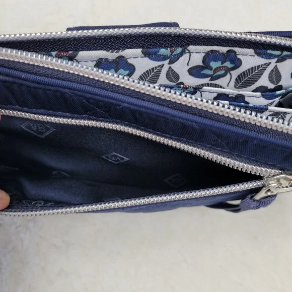 Vera Bradley Classic Navy Quilted Turnlock Wallet RFID Organizer Floral Interior - Picture 6 of 8